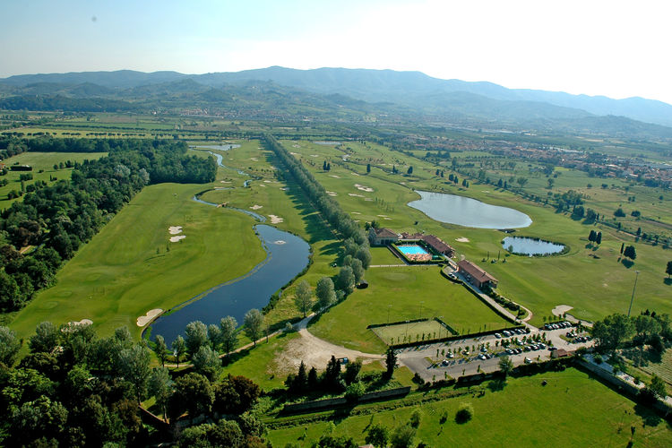 Italie Toscane Golfbaan Pavoniere Overzicht.JPG
