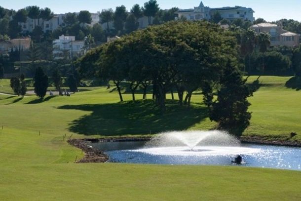 Miraflores Golf Club Costa Del Sol Golfreizen Spanje Marbella Waterhindernis