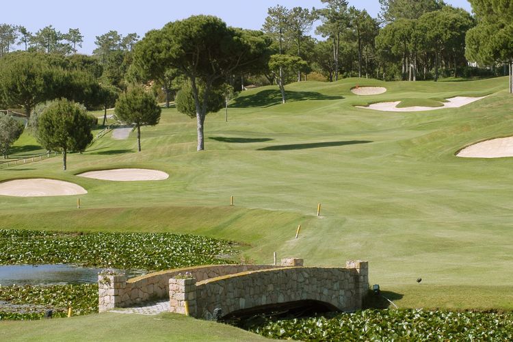 Pinheiros Altos Golf Portugal Algarve Brug Fairway