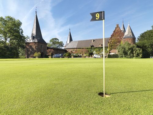 Schloss Haag Golfreizen Oefengreen