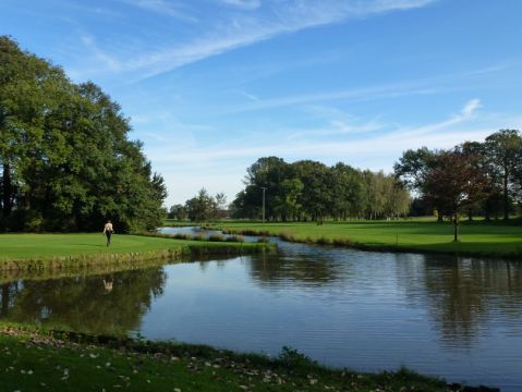 Wasserburg Anholt Golf Golfriezen Golfbaan Hole 1