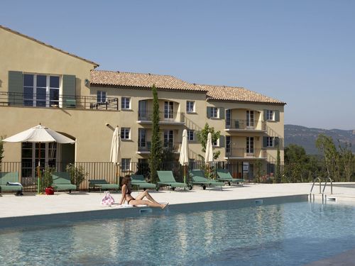 Domainedestendreol Frankrijk Cotedazur Hotel Zwembad Uitzicht