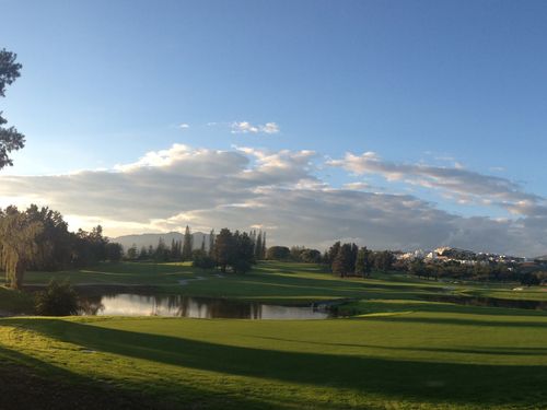 Mijas Golf Spanje Costa Del Sol Green Strijklicht.JPG