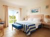 One_bed_apt_bedroom