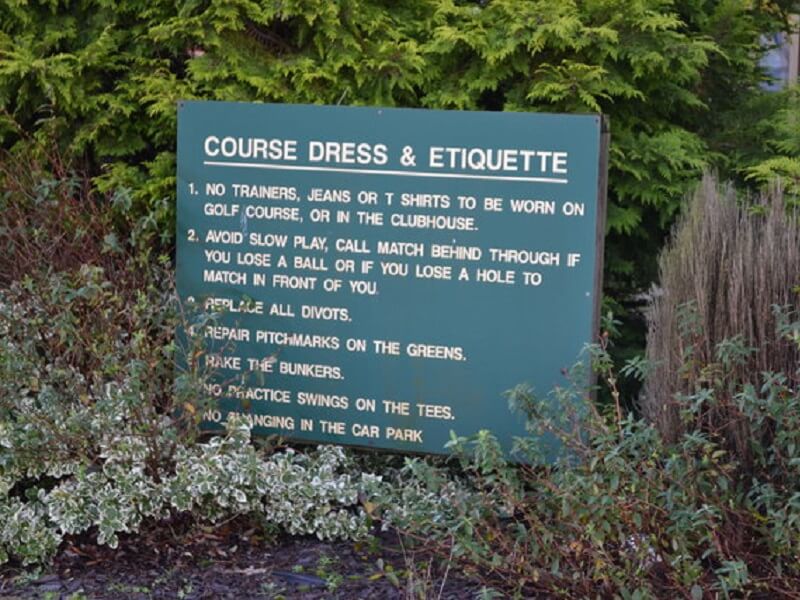 Golf etiquette: de belangrijkste ongeschreven regels